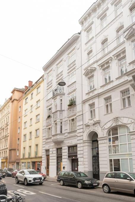 Neustift Deluxe Lägenhet Wien Exteriör bild