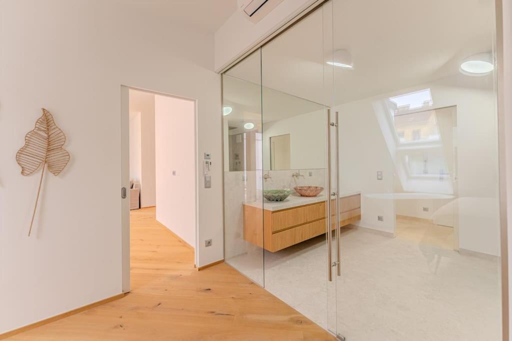 Neustift Deluxe Lägenhet Wien Exteriör bild